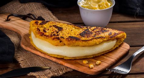  Arepa de Choclo: Smaczna i Zapachniała, Poddana Zarumienieniu do Perfekcji!