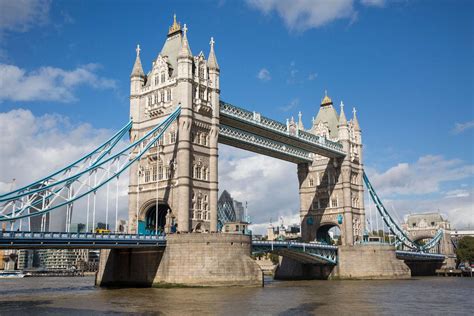 イギリス有名な建物とその文化的背景