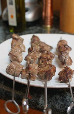  Lamb Skewers Marinated in Aromatic Spices:  Czy Znasz Tajemnice Pieknego Smaku Karamay?