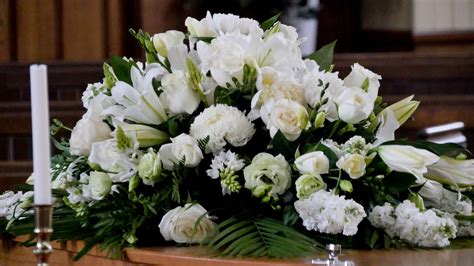 What Flowers for Funeral: A Discussion on Symbolism and Tradition